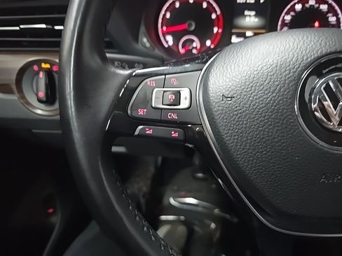 Used 2020 Volkswagen Passat 2.0T SEL image 20