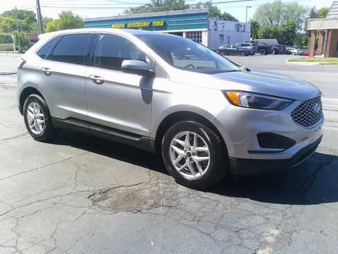 Used 2024 Ford Edge SEL AWD/4WD image 6