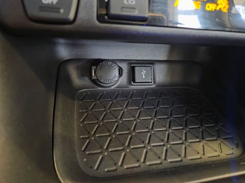 Used 2022 Toyota RAV4 XLE Premium AWD/4WD image 42