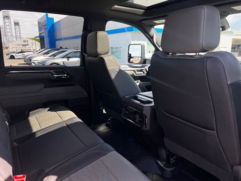 Used 2026 Chevrolet Silverado 2500 ZR2 w/ LPO, Dark Essentials Package image 33