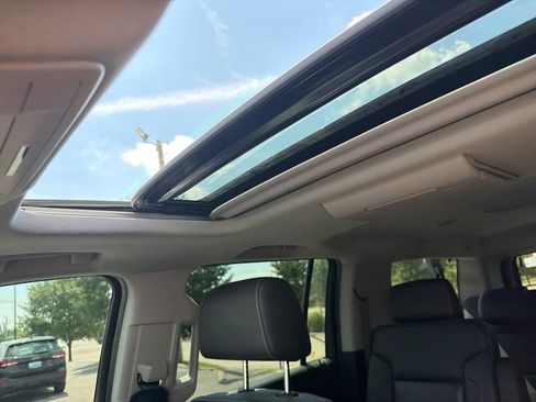 Used 2018 Chevrolet Suburban Premier AWD/4WD image 13
