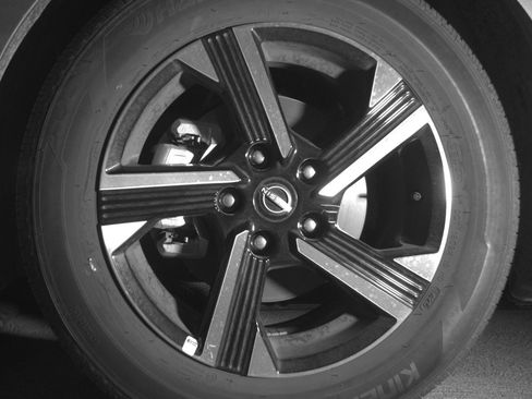 Used 2025 Nissan Sentra SV FWD image 12