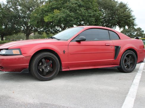 Used 2001 Ford Mustang Coupe image 1