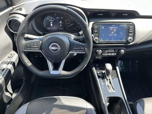 Used 2023 Nissan Kicks SR w/ SR Premium Package FWD image 18