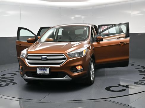 Used 2017 Ford Escape SE FWD image 23