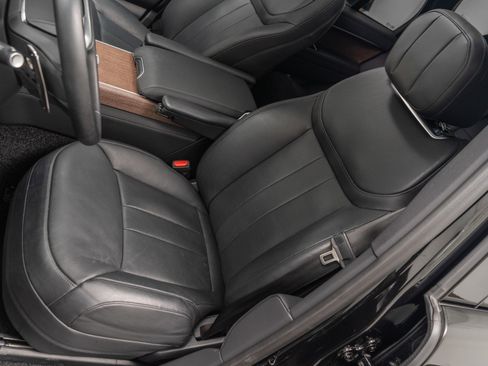 Used 2024 Land Rover Range Rover SE image 24