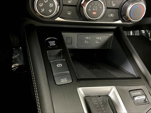 Used 2025 Nissan Kicks SV w/ SV Premium Package image 16