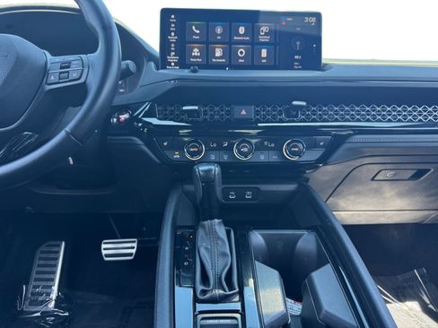 Used 2023 Honda Accord Sport image 11