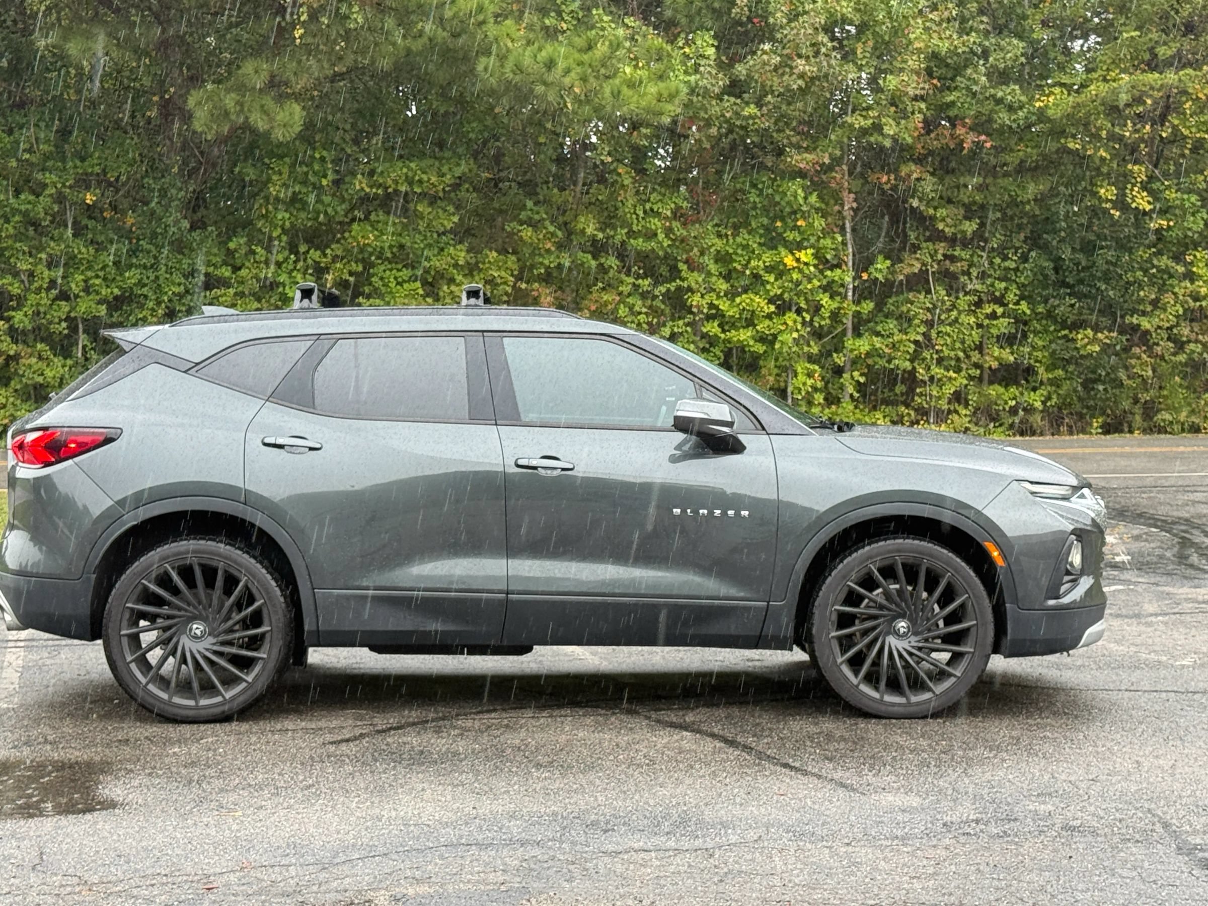 Used 2019 Chevrolet Blazer LT FWD image 2