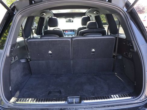 Used 2025 Mercedes-Benz GLS 450 4MATIC image 11
