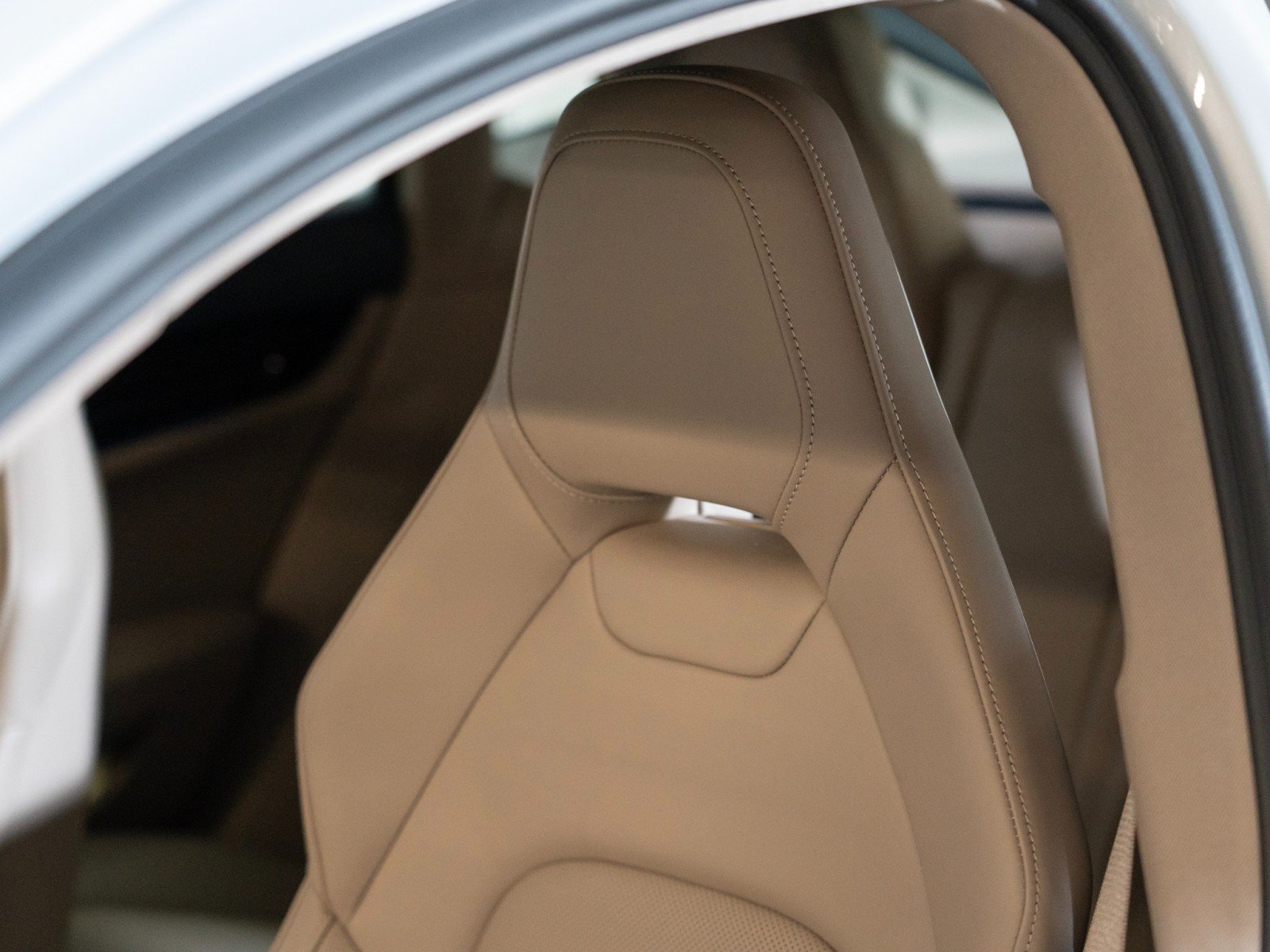 Certified 2026 Porsche Panamera RWD image 14
