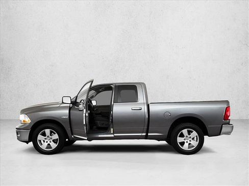 Used 2010 Dodge Ram 1500 Truck ST w/ SXT Appearance Group image 9