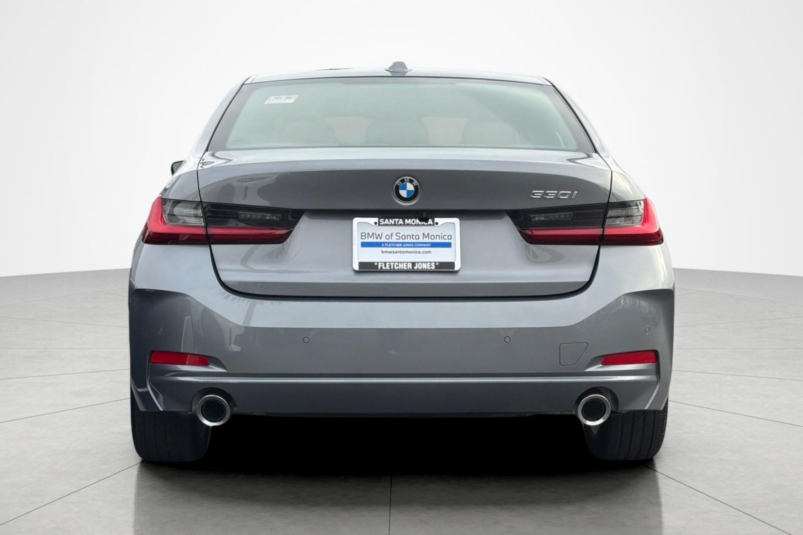 Used 2024 BMW 330i Sedan w/ Convenience Package RWD image 4