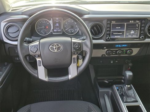 Used 2021 Toyota Tacoma SR5 w/ Trail Edition image 18