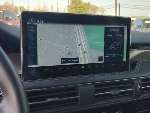 Used 2024 Lincoln Corsair Reserve image 17