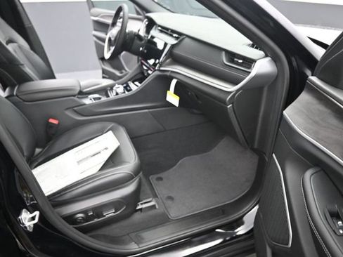 New 2026 Jeep Grand Cherokee Limited image 17