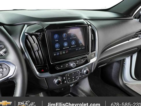 Used 2023 Chevrolet Traverse LT FWD image 12