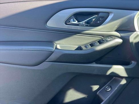 Used 2022 Chevrolet Traverse LT image 15