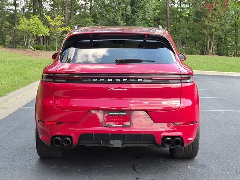 Certified 2025 Porsche Cayenne AWD/4WD image 19