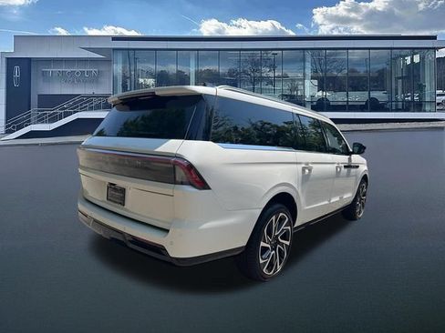 New 2027 Lincoln Navigator L Black Label AWD/4WD image 8