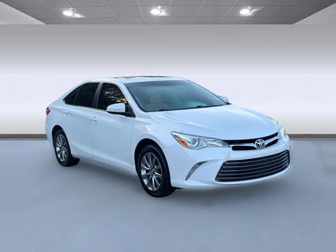 Used 2016 Toyota Camry XLE w/ Moonroof Package FWD image 7