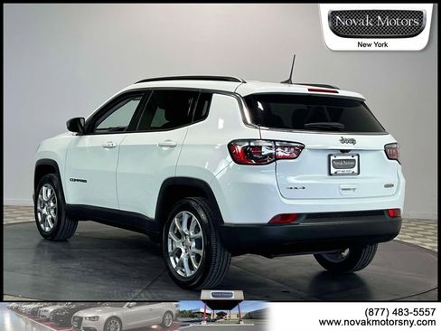 Used 2022 Jeep Compass Latitude AWD/4WD image 6