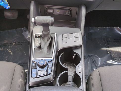 Used 2025 Kia Sportage LX FWD image 19