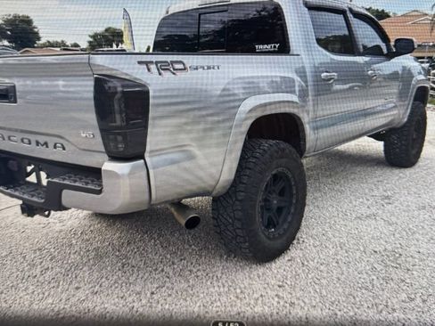 Used 2020 Toyota Tacoma TRD Sport RWD image 3