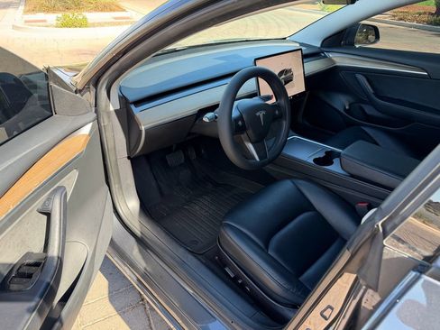 Used 2022 Tesla Model 3 Standard Range RWD image 7
