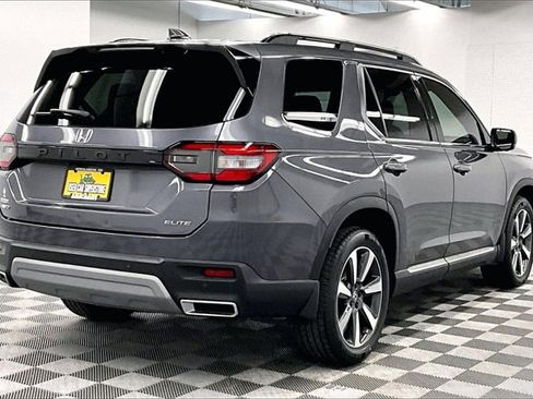 Used 2023 Honda Pilot Elite image 12