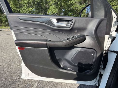 Used 2024 Ford Escape ST-Line w/ Tech Pack #1 AWD/4WD image 19