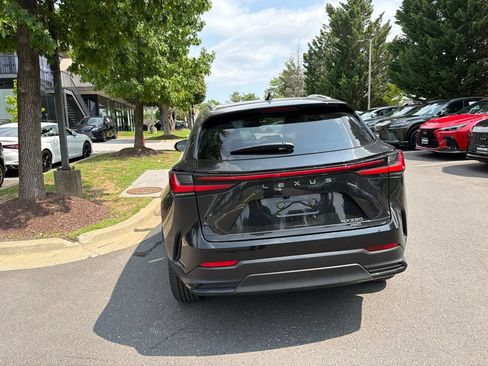 Certified 2025 Lexus NX 250 AWD w/ Accessory Package (2T) image 18