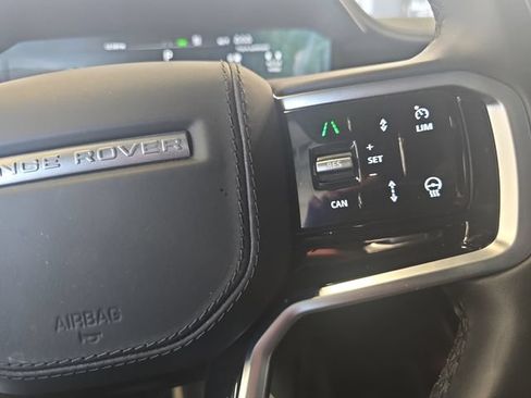 Used 2025 Land Rover Range Rover Sport AWD/4WD image 21