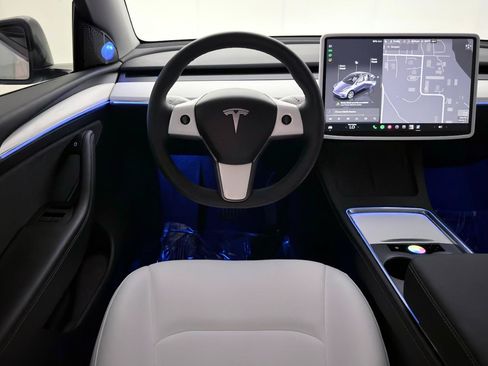 Used 2023 Tesla Model Y Long Range AWD/4WD image 29
