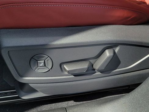 New 2025 Audi SQ5 Prestige image 16