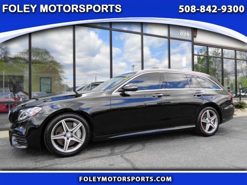 Used 2017 Mercedes-Benz E 400 4MATIC Wagon w/ Premium 1 Package image 1