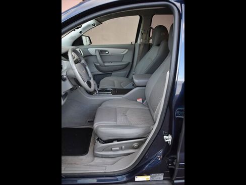 Used 2017 Chevrolet Traverse LT w/ Style and Technology Package image 15