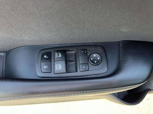 Used 2022 Dodge Challenger SXT RWD image 12