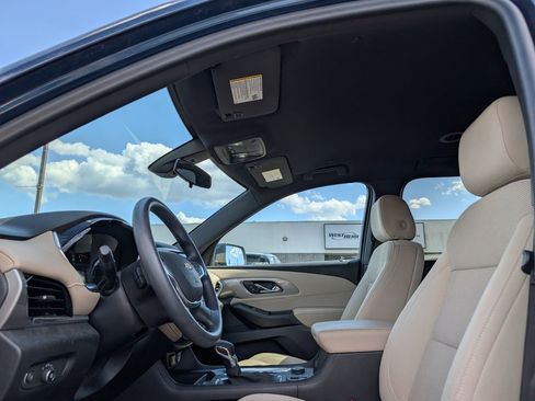 Used 2023 Chevrolet Traverse LS w/ Safety Package AWD/4WD image 9
