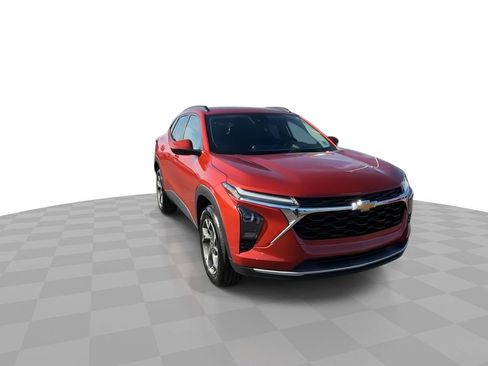 Certified 2024 Chevrolet Trax LT w/ Driver Confidence Package image 4