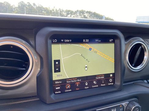 Used 2023 Jeep Gladiator Overland image 14