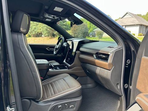 Used 2026 GMC Yukon Denali Ultimate AWD/4WD image 52