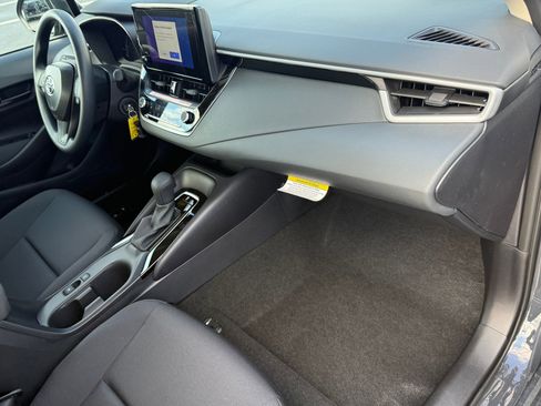Used 2026 Toyota Corolla LE image 32