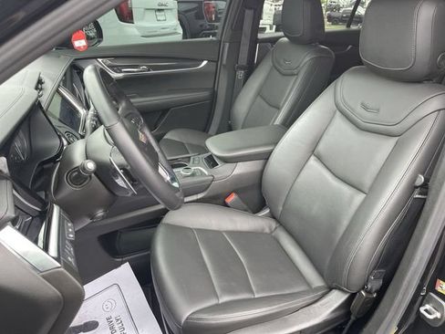 Used 2024 Cadillac XT6 Sport w/ Technology Package AWD/4WD image 11