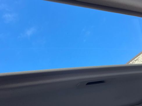 Used 2017 Subaru Impreza 2.0i Premium image 16