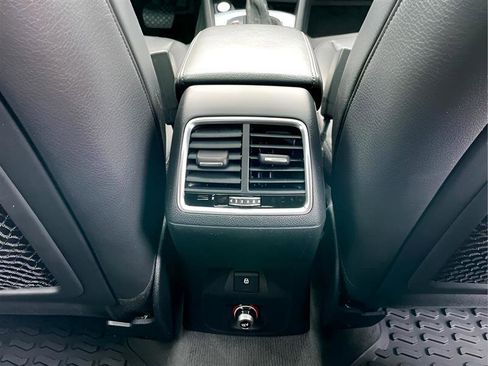 Used 2017 Audi Q3 2.0T Premium Plus w/ Premium Plus Package image 27