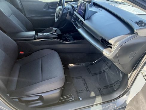 Certified 2025 Toyota Prius LE AWD/4WD image 10
