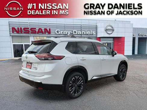 New 2026 Nissan Rogue Platinum w/ Platinum Premium Package image 2