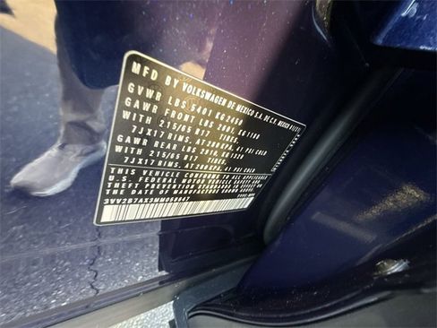 Used 2021 Volkswagen Tiguan SE w/ Panoramic Sunroof Package image 34