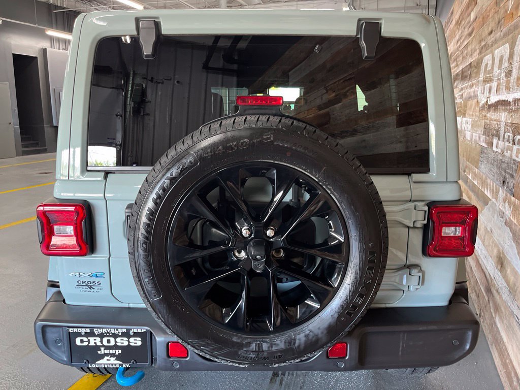 Used 2024 Jeep Wrangler Unlimited Sahara w/ Safety Group AWD/4WD image 25